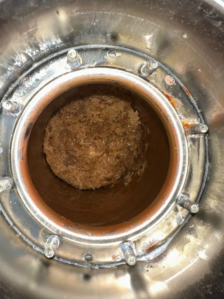 Kalkafzetting uit verwarmingselement waterontharder