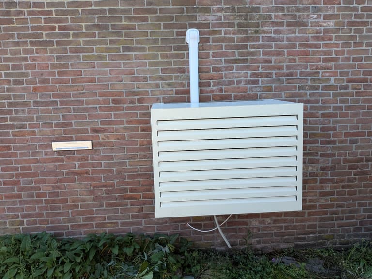 Daikin airco met cover geinstalleerd in Assen